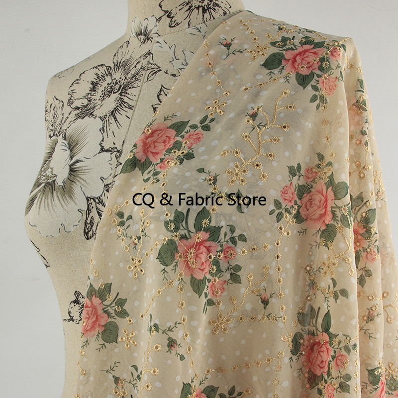 Embroidery Rose - Tissu en mousseline de soie imprimé