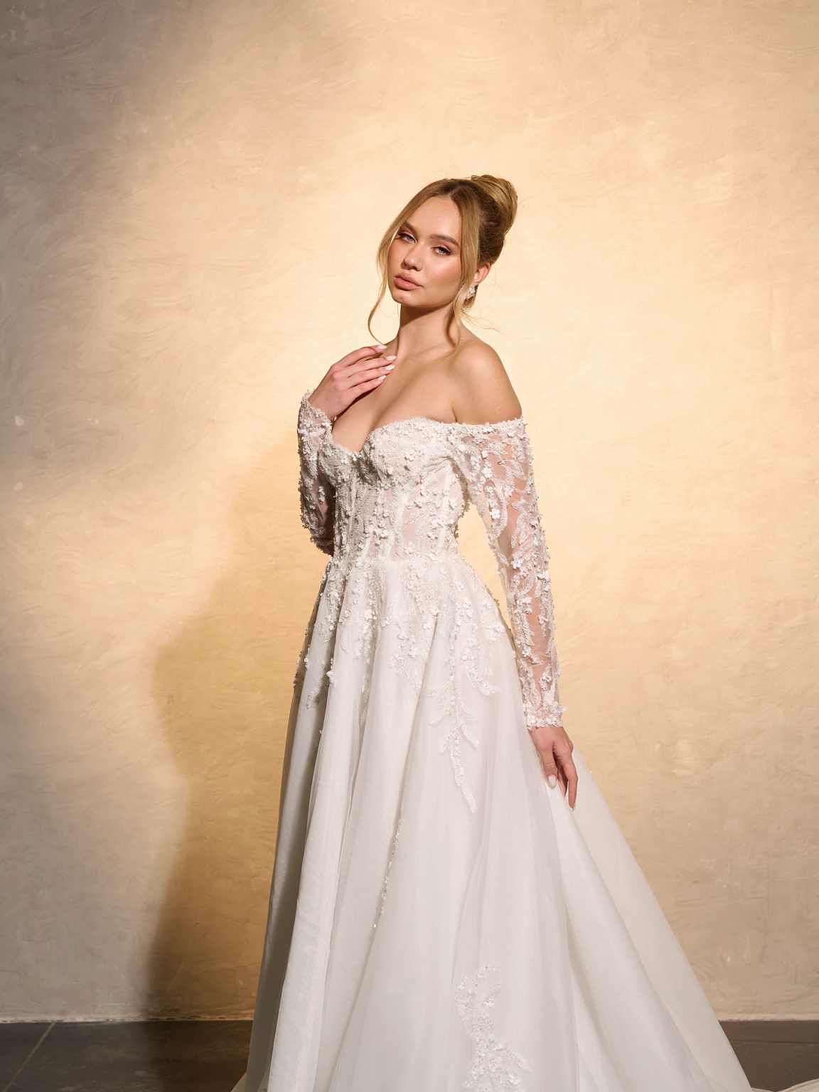 Robe de mariée élégante en den - Embroidery Online Designs avis et prix