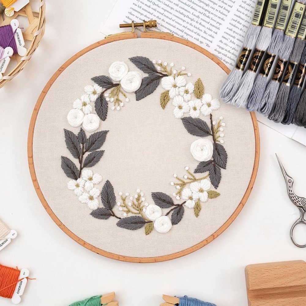 8 écheveaux 70 Yards gris Brac - Embroidery Gift avis et prix